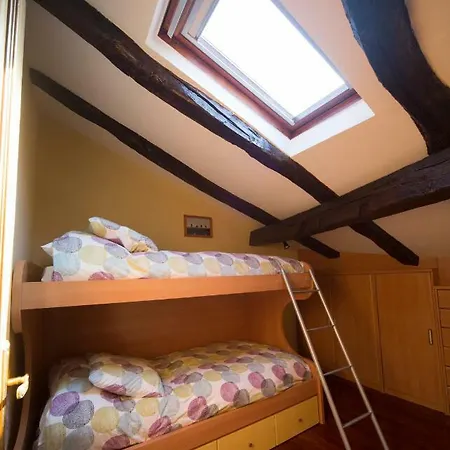 La Casa Roja De Saioa * Лекейтио